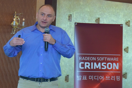 테리 마케돈(Terry Markedon) AMD 소프트웨어 전략부문 총괄은 카탈리스트 1세대로써 아쉬움을 드러냈지만 `크림슨 에디션`을 통한