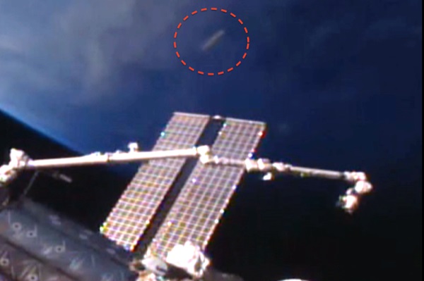 지난 1월 ISS 주변에서 발견된 UFO.사진=UFO사이팅스 데일리