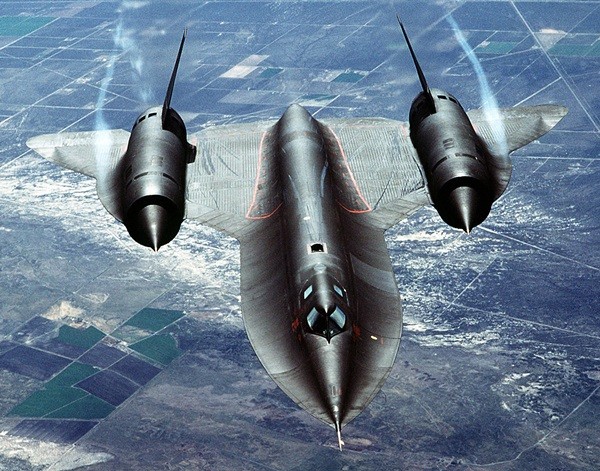 역사상 가장 빠른 마하3 속도의 첩보기 SR-71을 능가하는 마하6의 SR72가 만들어지고 있다. 사진은 SR-71.사진=위키피디아