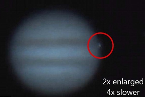 오스트리아에 사는 케른바우어가 촬영한 소행성의 목성 충돌 순간. 사진=유튜브 케른바우어 