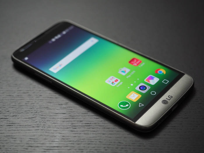 LG전자 G5는 모듈 방식이 적용된 스마트폰이다.