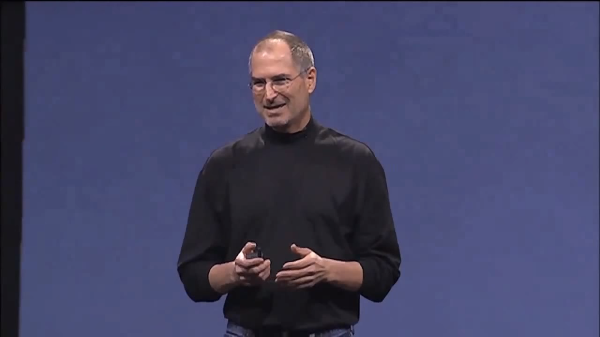 2007년 아이폰 발표를 위해 무대에 선 故 스티브 잡스 애플 前 CEO