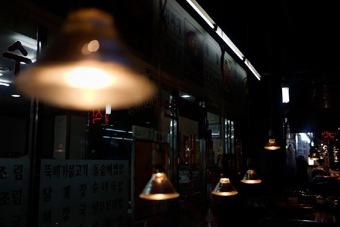 서울 남대문 시장 새벽 풍경, 2015년 7월(사진 백승우)