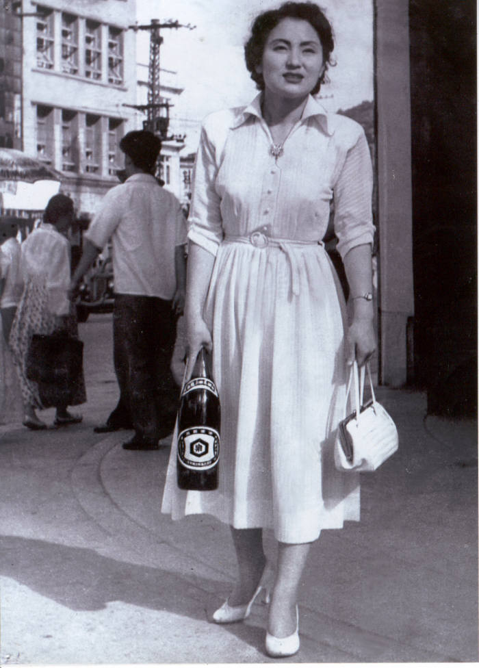 1960년대 샘표 간장 광고. 당시 모델은 영화배우 주증녀씨였다.