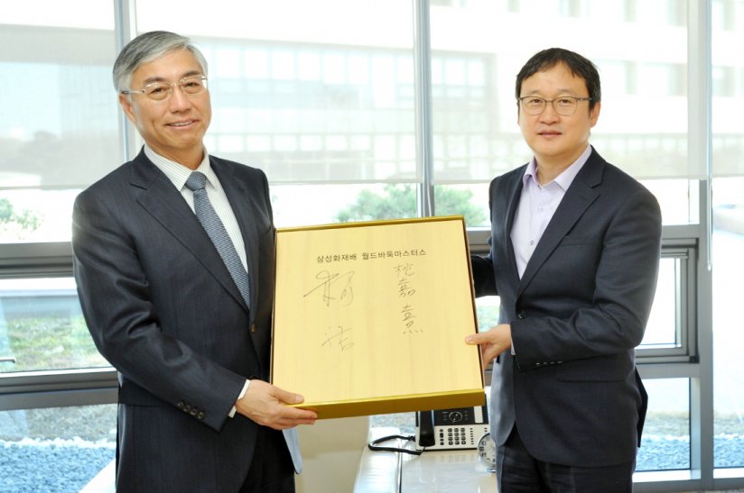 추궈홍 대사(왼쪽)와 유창혁 한국기원 사무총장
