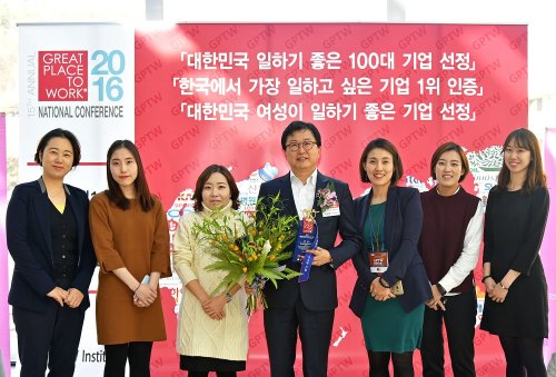  ‘대한민국 일하기 좋은 100대 기업’ 시상식에 참가한 SAP 임직원