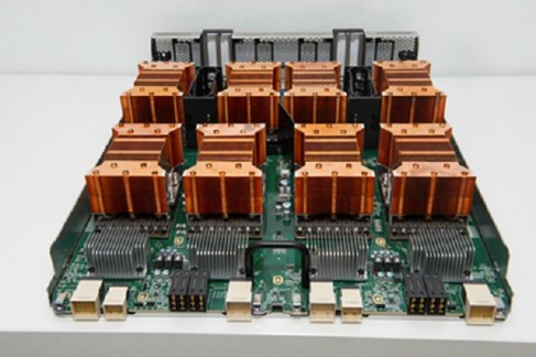 볼타 아키텍처 기반 세계 최초의 인공지능 슈퍼컴퓨터인 엔비디아 DGX-1