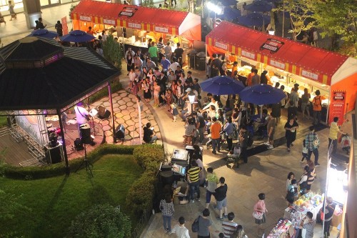 신세계사이먼이 오는 9월 24일까지 여주·파주·시흥·부산 프리미엄 아울렛에서 ‘쇼핑 나잇 페스티벌’을 개최한다. 사진=신세계사이먼 제공