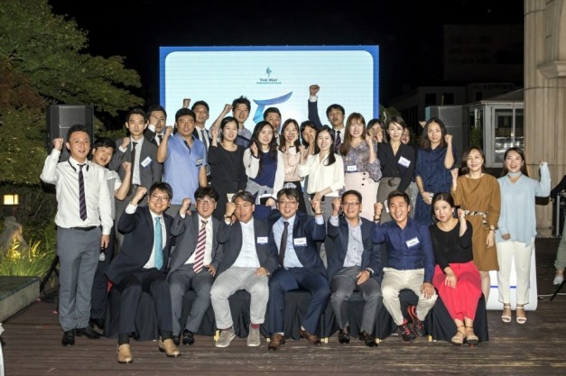 헬스케어 전문기업 더웨이커뮤니케이션은 지난 14일 서울 강남구 청담동 호텔프리마에서 국내 의약계와 관련 업계 관계자 100여 명이 참석한 가운데 창립 5주년 기념 행사를 개최했다. 사진=더웨이커뮤니케이션
