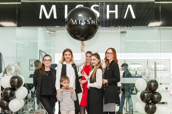 미샤는 최근 벨라루스 수도 민스크에 미샤 매장 2개를 동시 오픈했다. 두 매장은 시내 대형 쇼핑몰인 ‘다나(Dana)몰’과 ‘자목(Zamok)몰’에 각각 문을 열었다. 사진=미샤 제공