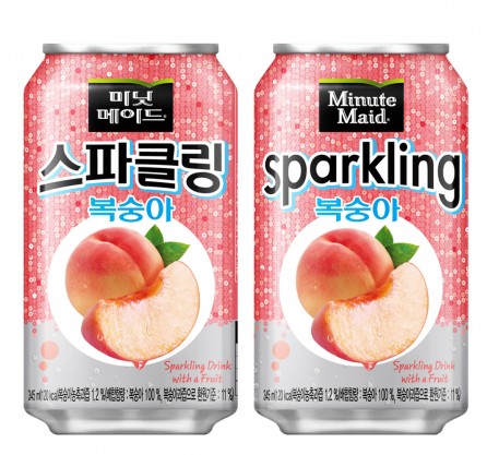 지난해 코카콜라 미국 본사에 이어 세계에서 두 번째로 한국에서 ‘미닛메이드 스파클링’을 출시하고 과즙 스파클링 음료 시장에 진출한 미닛메이드가 청포도와 사과에 이어 최근 복숭아 맛을 새롭게 선보였다. 사진=코카콜라 제공