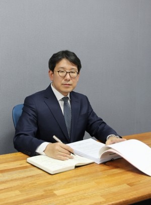 법무법인 송경의 최승만 대표 변호사. 사진=법무법인 송경