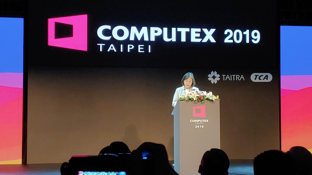 짜이 잉웬 대만 총통이 컴퓨텍스 타이베이 2019 개막식에서 연설하고 있다.