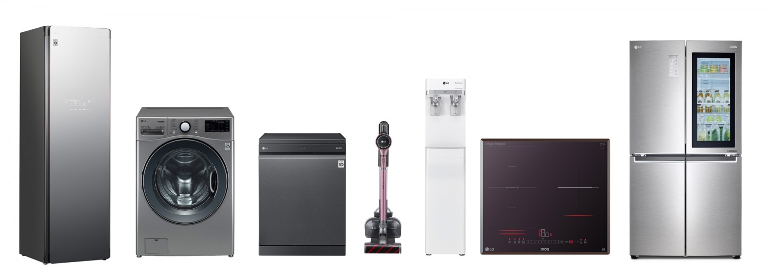 올해의 녹색상품으로 선정된 LG전자 제품 7종. (왼쪽부터)트롬 스타일러, 트롬 드럼세탁기, 디오스 식기세척기, 코드제로 A9, 퓨리케어 정수기, 디오스 전기레인지, 디오스 노크온 매직스페이스 냉장고 [사진=LG전자]