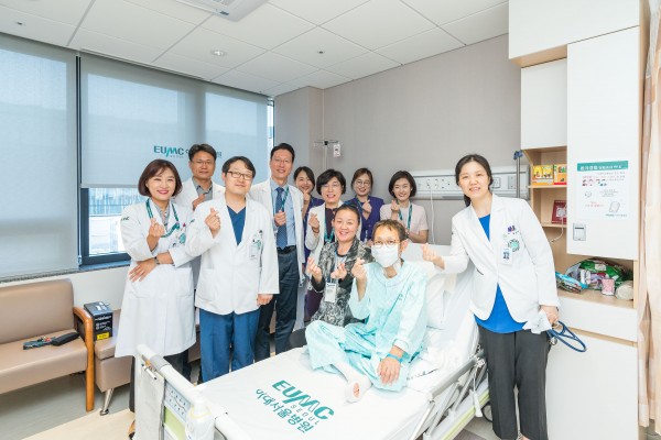 이대서울병원이 개원후 첫 신장 이식 수술에 성공했다.
