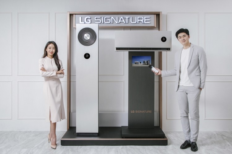 모델이 냉방 성능을 강화한 'LG 시그니처 에어컨' 신제품을 소개하고 있다. [사진=LG전자]