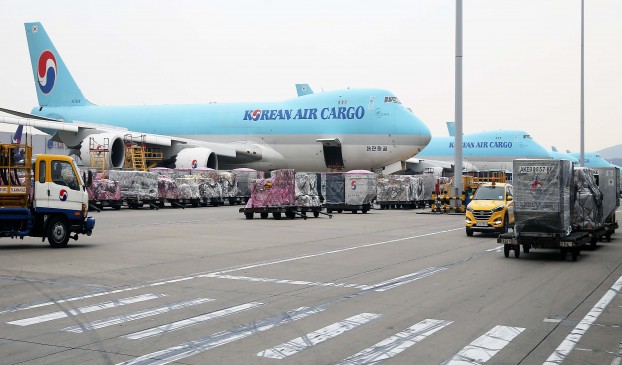 수출 관문 가운데 하나인 인천공항 화물터미널 모습.