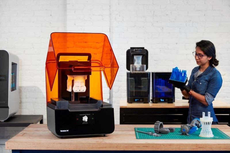 엘코퍼레이션이 3D프린터 렌탈사업에 본격 나섰다.