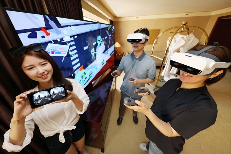 LG유플러스와 서울 웨스틴조선호텔이 여름 휴가철 호텔 이용객을 대상으로 클라우드 VR 서비스를 제공한다. [사진=LG유플러스]