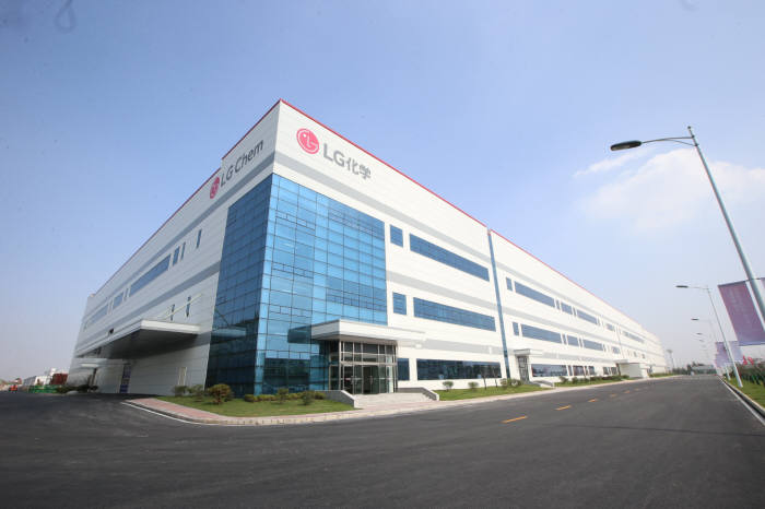 중국 난징 신장경제개발구에 위치한 LG화학 전기차 배터리 1공장 전경.