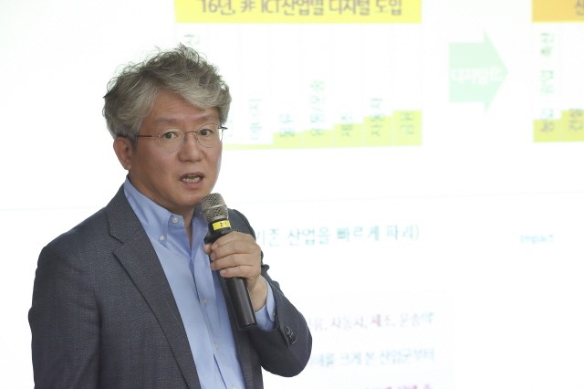 KT 융합기술원장 홍경표 전무