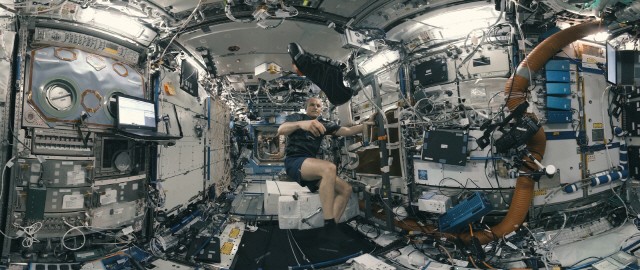 22일 공개된 'Space Explorers: The ISS Experience’ 에피소드1의 한 장면