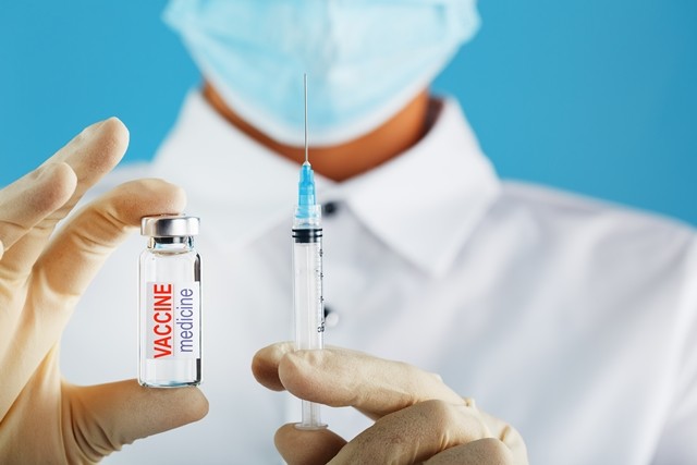 미국 화이자가 개발중인 코로나19 백신의 예방효과가 90% 이상인 것으로 확인됐다. 사진은 백신이미지. 출처=게티이미지뱅크 