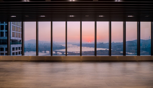 아크로 서울포레스트 29층 클라우드 클럽(커뮤니티시설)에서 내려다 본 서울숲과 한강 조망
