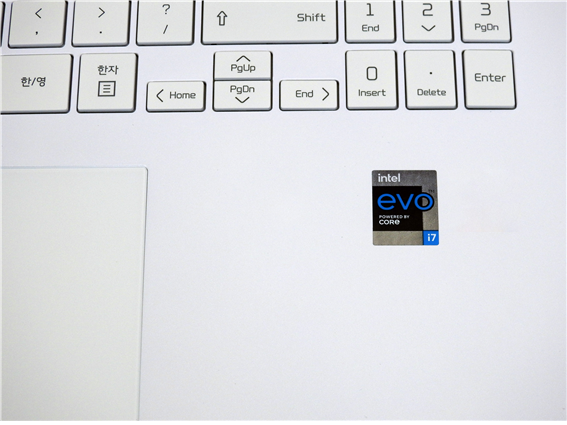 인텔이 인정하는 차세대 노트북만이 받을 수 있는 EVO 인증