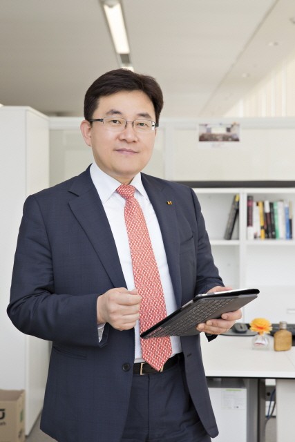 KT 송재호 AI/DX융합사업부문장이 한국스마트홈산업협회 12대 협회장으로선임됐다. 