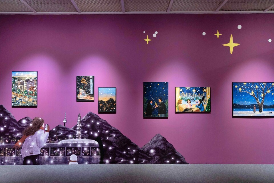 롯데백화점 잠실점 아트홀에서 진행하는 '겨울, 그 따뜻한 순간들' 전시 전경.