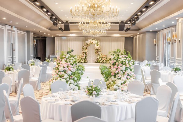 켄싱턴호텔 여의도의 웨딩홀 전경.