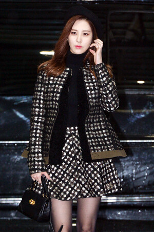 서현, 품격있는 체크 패션 '시선 압도' 서현, 품격있는 체크 패션 '시선 압도'